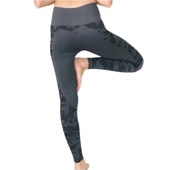 Zyia Active Performance High Rise Leggings Gray Camo Size Medium Athletic - Picture 2 of 7